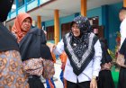 Bupati Siak Beri Seragam Sekolah Gratis Program Baznas