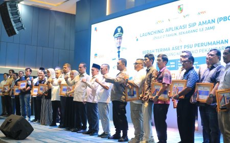 Pemko Pekanbaru Serahkan 16 Penghargaan kepada Developer yang Tertib Serahkan PSU