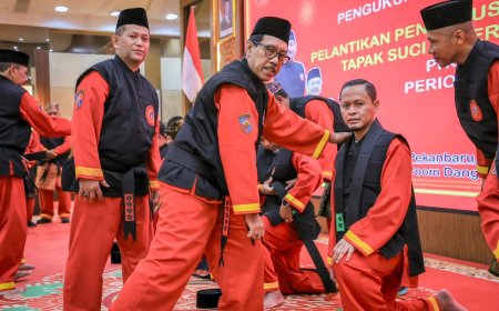 Wako dan Wawako Pekanbaru Resmi Jadi Pendekar Kehormatan Tapak Suci
