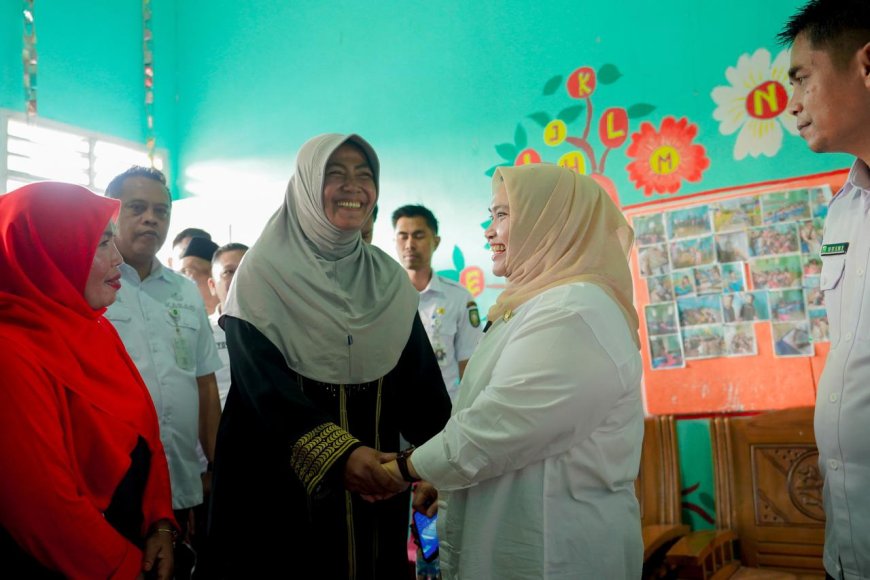 Bupati Bengkalis Kunjungi Bantan Timur Fokus Pendidikan Dan Perempuan