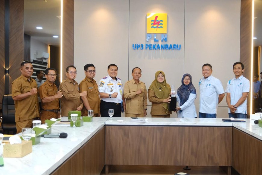 Upaya Serius Bupati Siak Wujudkan Akses Listrik Pelosok Desa