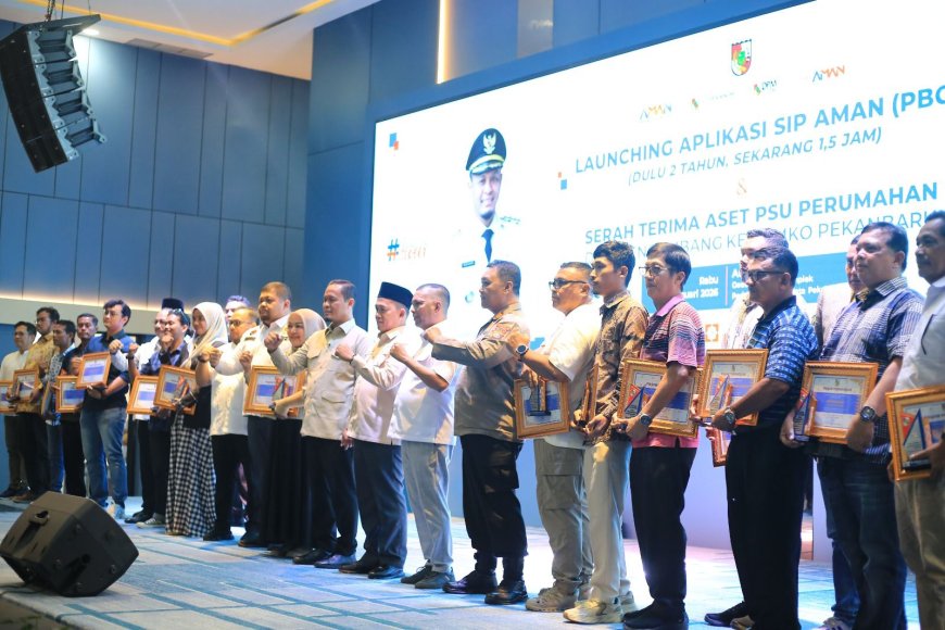 Pemko Pekanbaru Serahkan 16 Penghargaan kepada Developer yang Tertib Serahkan PSU