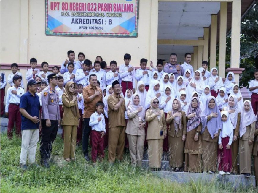 Misharti Tinjau SD Rusak dan Terkendala Listrik di Kampung Baru