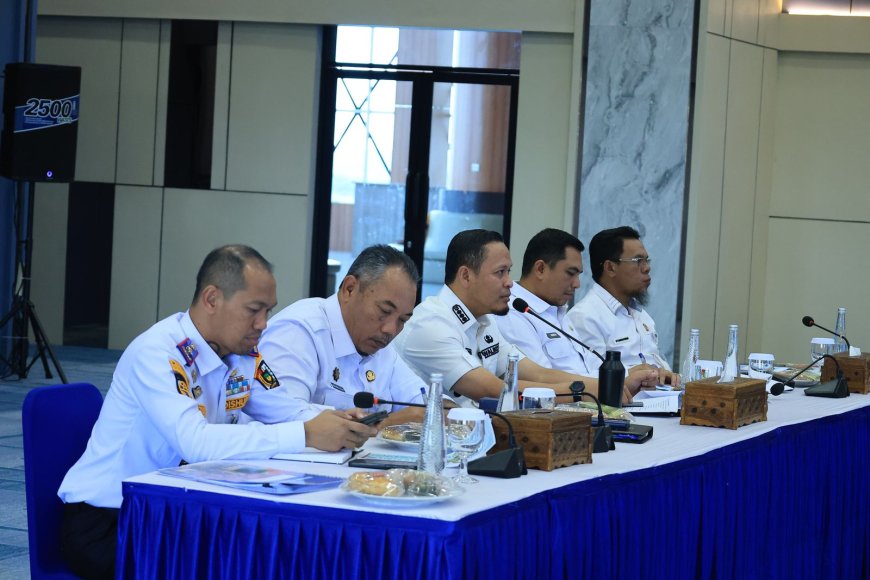 Wako Pekanbaru Pimpin Rapat Implementasi Arahan Presiden Republik Indonesia