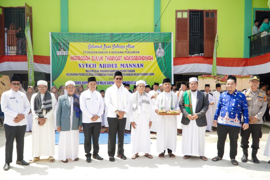 Resmikan Madrasah Suluk Syech Abdul Manan, Wabup Rohil Jhony Charles: Ini Benteng Spiritual Generasi Muda