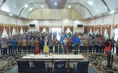 Sosialisasi UU ITE Bupati Rohil Ingatkan Etika Digital