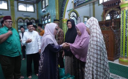 Wakil Bupati Kampar Safari Ramadhan di Masjid Raya Kecamatan Perhentian Raja