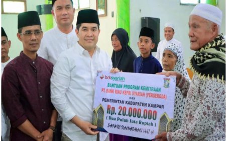 Pj. Sekda Pimpin Safari Ramadhan di Desa Tanjung Balam Siak Hulu