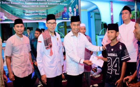 Bupati Kampar Ahmad Yuzar Salurkan Bantuan untuk Masjid dan Masyarakat di Air Terbit
