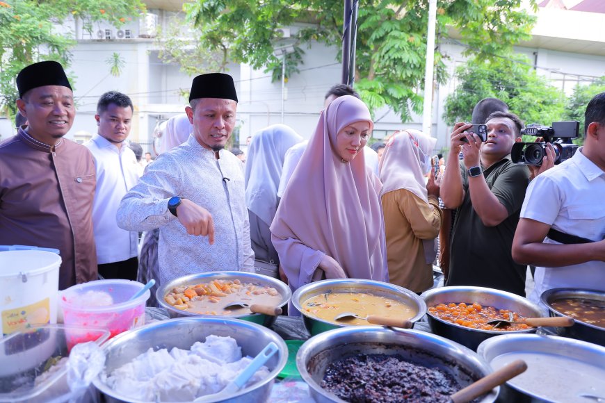 Wako dan Wawako Pekanbaru Sapa Pedagang Pasar Ramadan di WR Supratman
