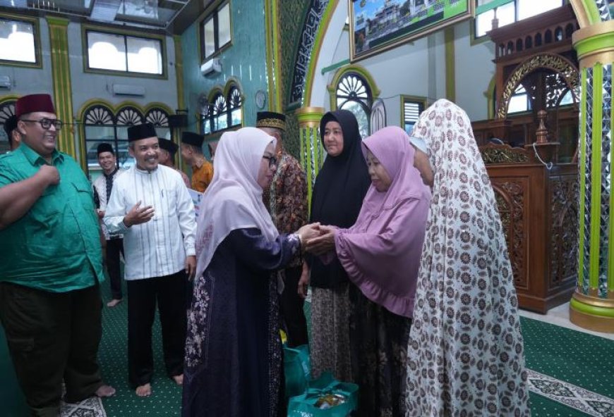 Wakil Bupati Kampar Safari Ramadhan di Masjid Raya Kecamatan Perhentian Raja