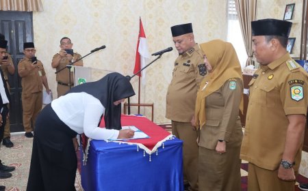 Lantik Anggota Bapekam Dua kampung di Sungai Mandau, Wabup Siak Dorong Optimalkan SDA Kampung