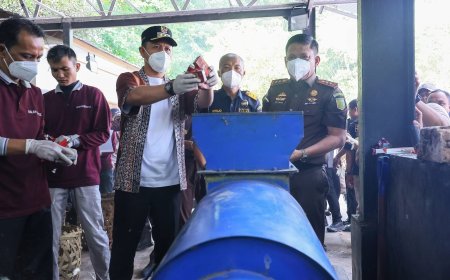 Optimalisasi Rumah Kompos Tekan Volume Sampah Di TPA Muara Fajar