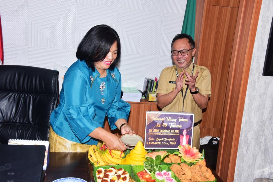 Momen Hangat Bupati Bengkalis Ucap Selamat Ultah PN