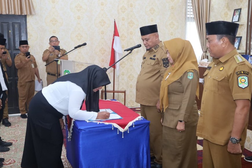 Lantik Anggota Bapekam Dua kampung di Sungai Mandau, Wabup Siak Dorong Optimalkan SDA Kampung