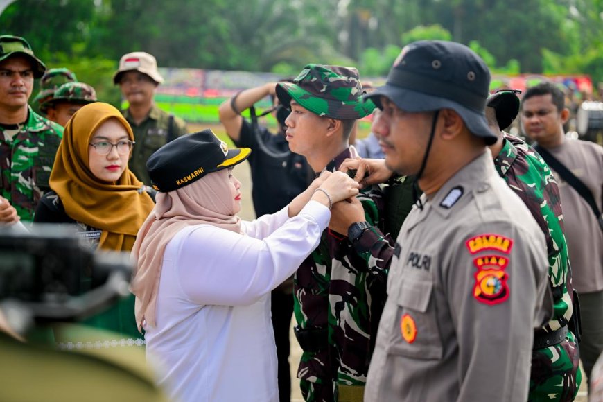 Bupati Kasmarni Tekankan Semangat Gotong Royong saat Membuka TMMD ke-128 di Pinggir