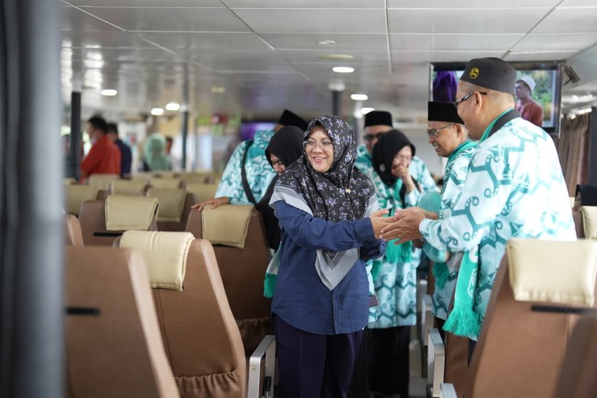 Hari ini, 257 CJH Siak Bertolak Menuju Batam, Bupati Afni Ikut Mengantar