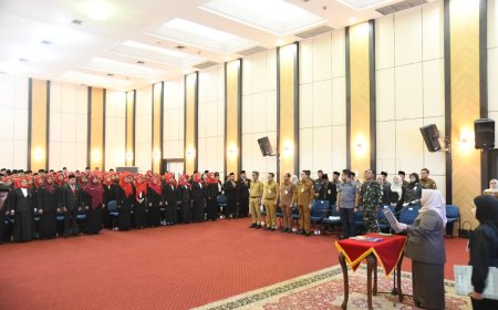 Lantik 215 Kepala Sekolah Bupati Bengkalis Tegaskan Larangan Pungli