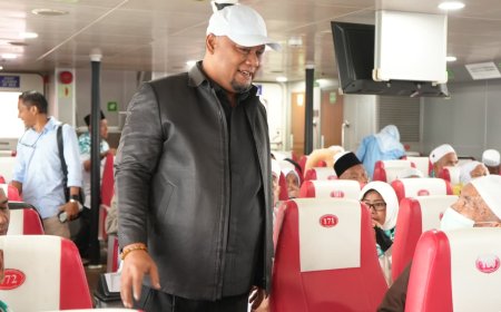 Jemaah Haji Siak Bertolak dari Batam, Wabup Syamsurizal Pastikan Kepulangan Lancar