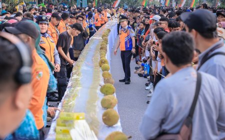 Dihadiri Ratusan Ribu Orang Festival Talam Durian Pekanbaru Berlangsung Meriah