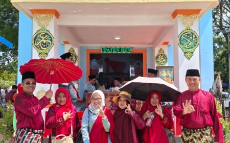 Bawakan Ornamen Wisma Sri Mahkota Stand Bazar Kabupaten Bengkalis Curi Perhatian