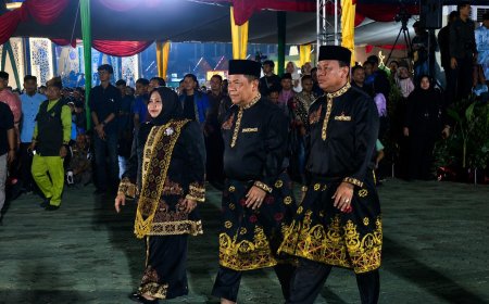 Serahkan Piala Bergilir Pembukaan MTQ Kasmarni Titip Harapan Besar Kafilah Bengkalis