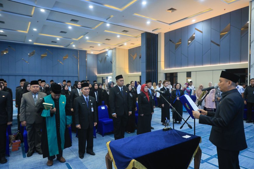 Resmi Lantik Pejabat Baru Wawako Pekanbaru Minta Segera Bekerja