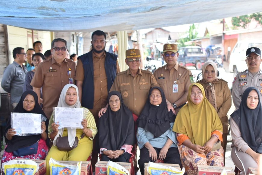 Bupati Rohil Pastikan Fasilitasi Pemulihan Korban Kebakaran di Jalan Sepakat Bulan