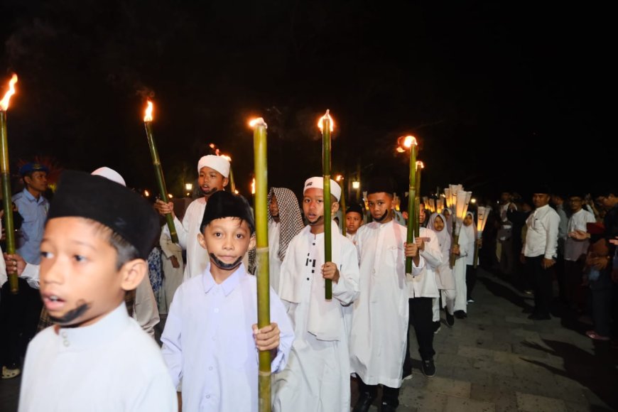 Semarak Malam 1 Muharam, Bupati Siak Hidupkan Kembali Tradisi Pawai Obor di Kota Pusaka