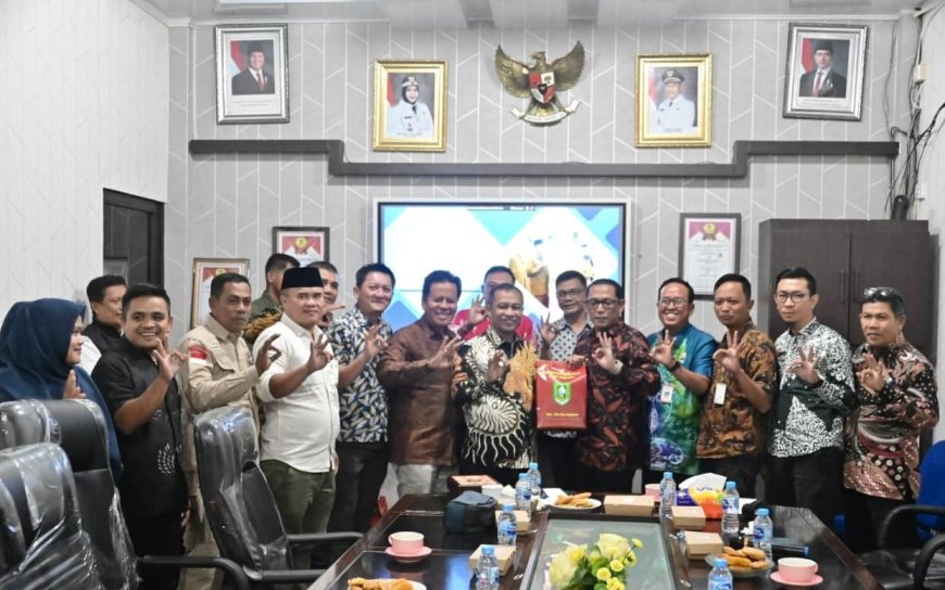 Wakil Bupati Terima Studi Tiru DPRD Karimun Mengenai Program Pengentasan Kemiskinan