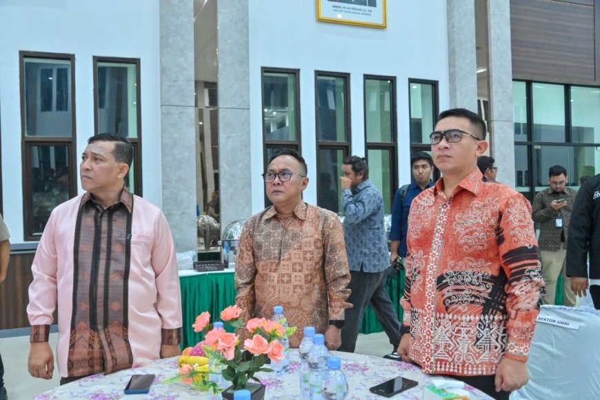 Sekda Bengkalis Terima Penghargaan Government Excellent Award Atas Inovasi Pelayanan