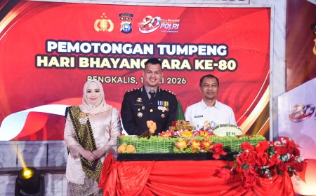 Wabup Bengkalis Hadiri Upacara Hari Bhayangkara Doakan Polri Makin Sukses