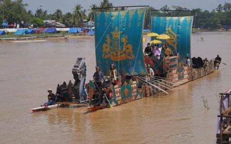Meriahkan Pawai Perahu Hias MTQ Riau Kapal Harimau Buas Angkat Spirit Al-Qur'an Sultan Siak