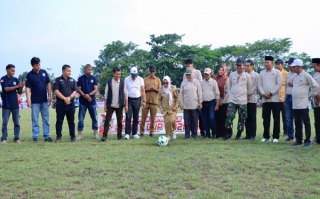 Misharti Buka Turnamen Sepak Bola Camat Cup Kampar Kiri 2026