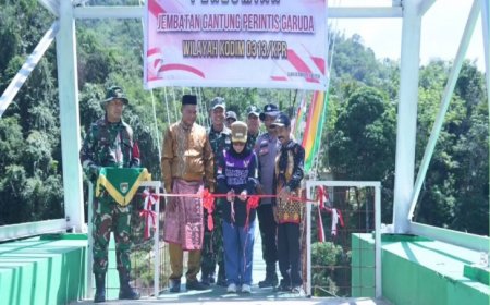 Wabup Misharti Resmikan Jembatan Gantung Perintis Garuda Bantuan Presiden RI di Desa Gajah Bertalut