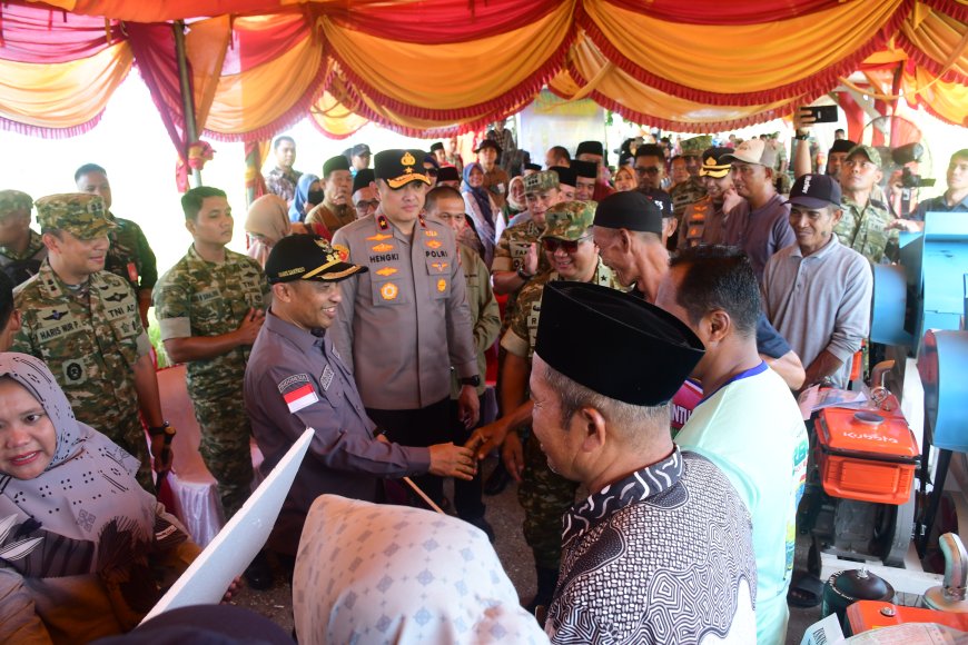 Hadiri Panen Raya TNI Wabup Bengkalis Perkuat Ketahanan Pangan