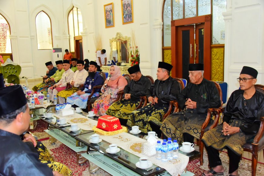 Bupati Bengkalis Dan Wabup Hadiri Kenduri Adat LAMR