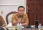 Wako Pekanbaru Pembagian HP RT RW Untuk Permudah Layanan Masyarkat