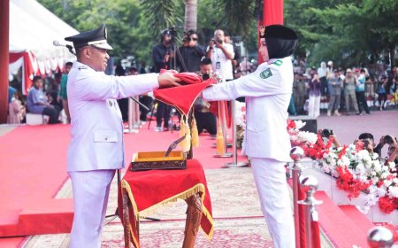 Rangkaian HUT RI Ditutup Wabup Bengkalis Pimpin Penurunan