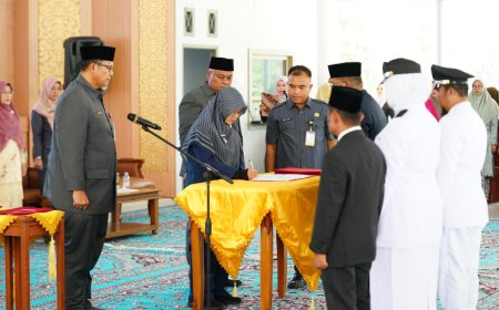 Lantik Puluhan Pejabat Bupati Siak Minta Fokus Kinerja