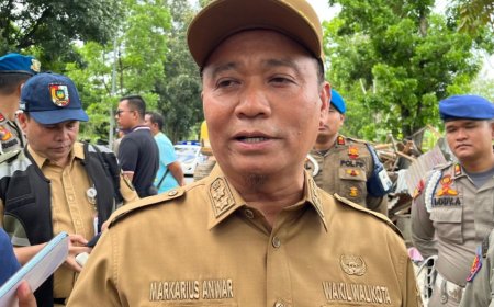 Wawako Pekanbaru Minta Warga Gunakan Masker Saat Asap