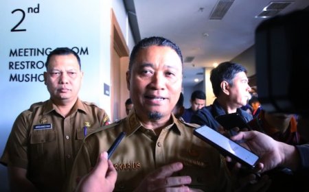 Wawako Pekanbaru Minta Warga Kurangi Aktivitas Luar Rumah