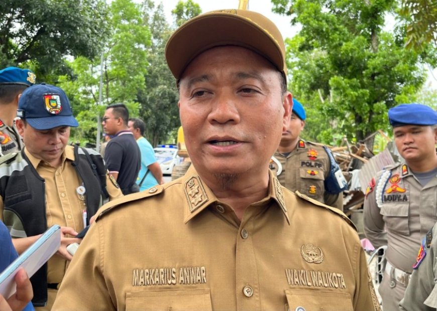 Wawako Pekanbaru Minta Warga Gunakan Masker Saat Asap