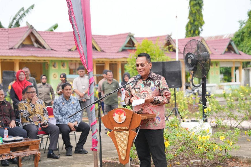 Bupati Rohil Bistamam Buka Operasi Pasar Pangan Bangko