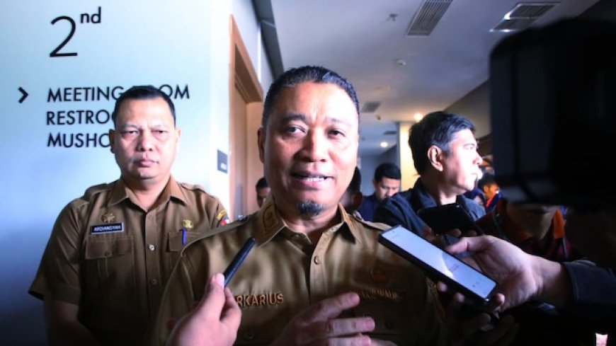 Wawako Pekanbaru Minta Warga Kurangi Aktivitas Luar Rumah