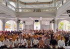 Sebanyak 200 Siswa Sekolah Lansia se-Kampar Berkunjung ke Masjid Hj. Rohana Di Kediaman UAS