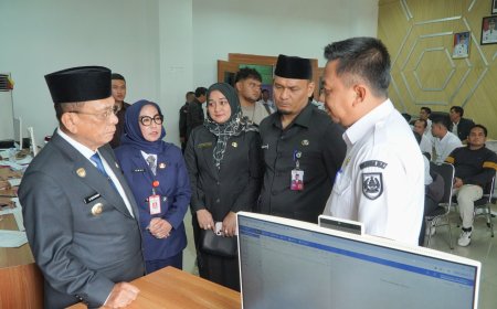 Bupati Rohil Pantau Langsung Perekaman TTE PPPK Waktu
