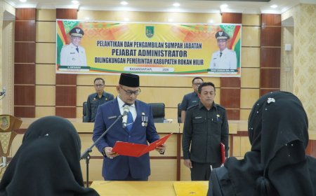 Mewakili Bupati Sekda Rohil Pimpin Pelantikan Pejabat Daerah
