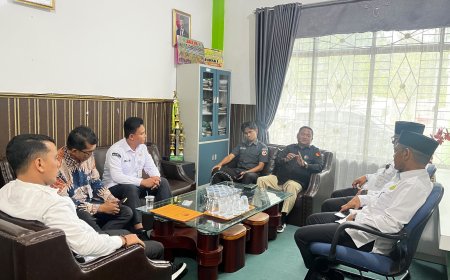 Bawaslu dan KPU Kunjungi Kemenag Kampar Sosialisasi Pemilih Potensial Pemula
