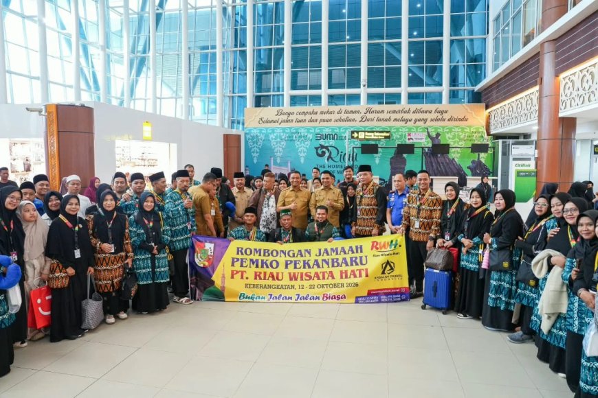 Rombongan Umroh Pemko Pekanbaru Dilepas Langsung Oleh Wawako